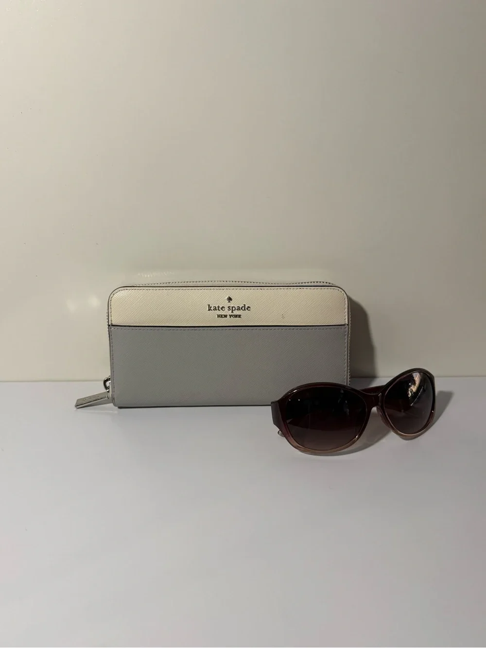 Kate Spade Two-Tone Cream & Light Gray Zip Wallet